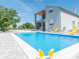 Apartment Murvica Features 19