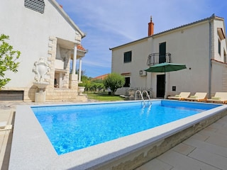 Apartment Solin Features 8