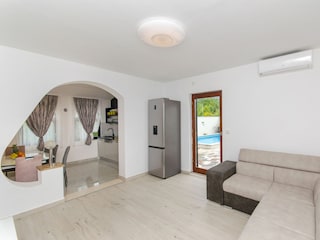 Apartment Solin Features 20