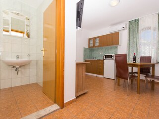 Apartment Okrug Donji Features 24