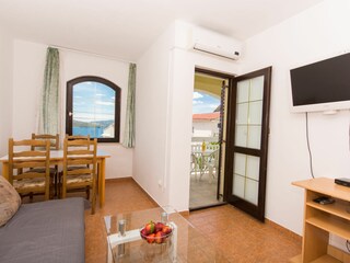 Apartment Okrug Donji Features 22