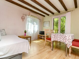 Apartment Okrug Gornji Features 10