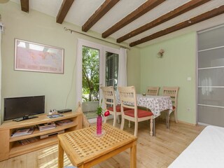 Apartment Okrug Gornji Features 13