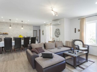 Holiday house Makarska Features 55