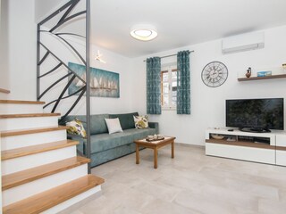 Holiday house Vrboska Features 16