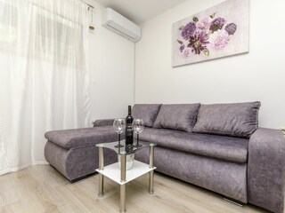 Apartment Okrug Gornji Features 13