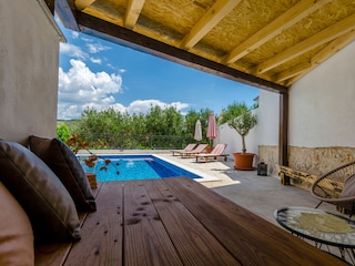 Holiday house Okrug Donji Features 2