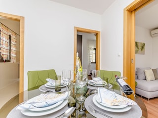Holiday house Okrug Donji Features 32