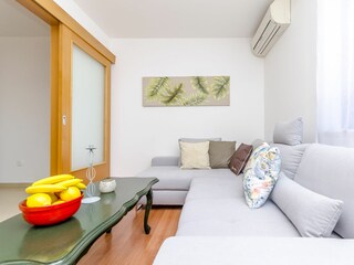 Holiday house Okrug Donji Features 8