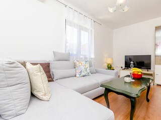 Holiday house Okrug Donji Features 12