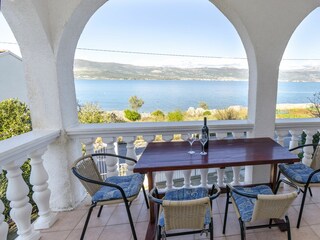 Apartment Arbanija Features 12
