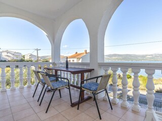 Apartment Arbanija Features 14
