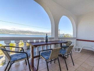 Apartment Arbanija Features 8