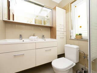 Holiday house Okrug Gornji Features 13