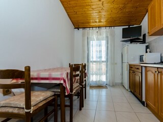 Apartment Okrug Donji Features 2