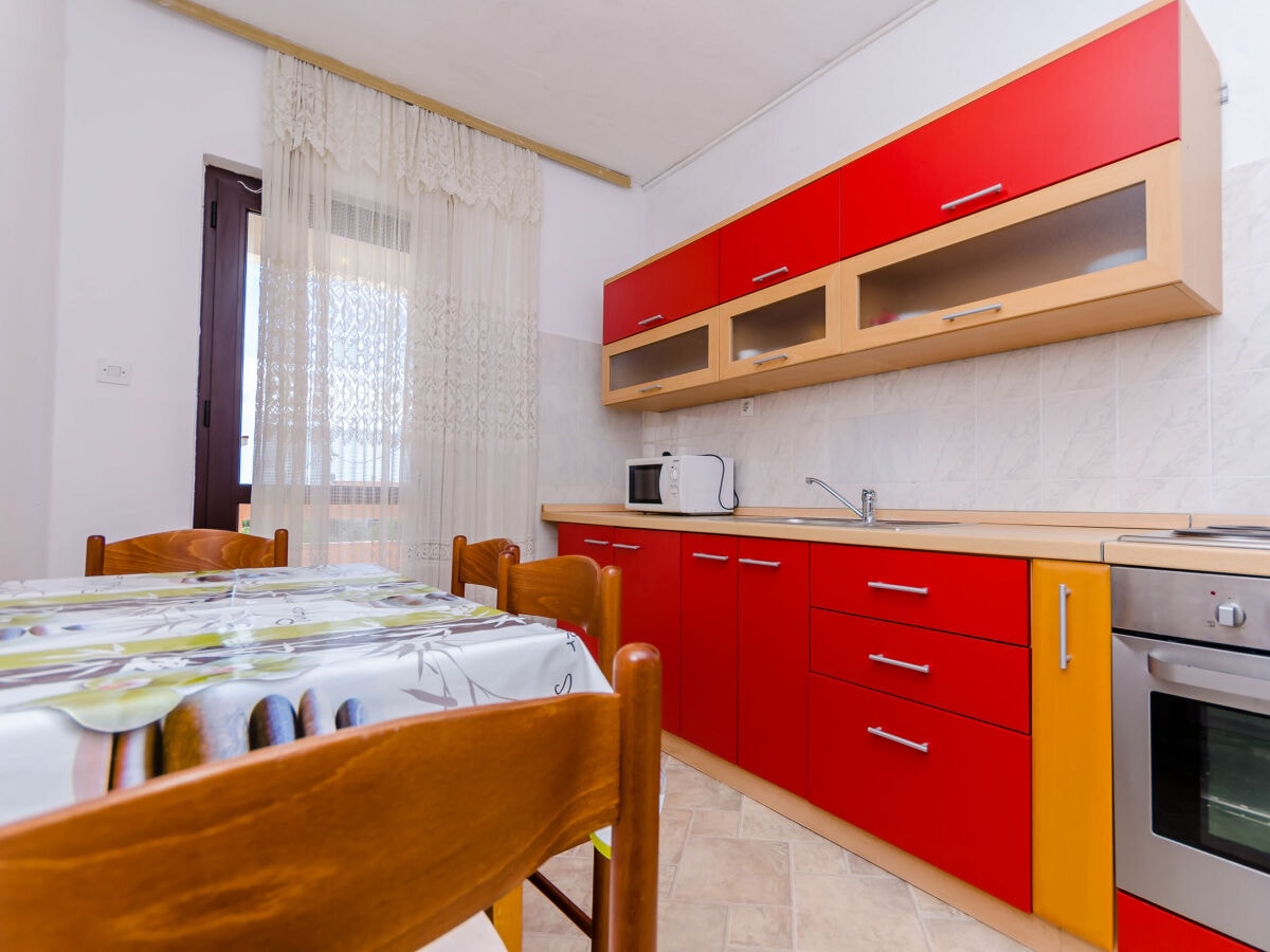 Apartment Okrug Donji Features 1