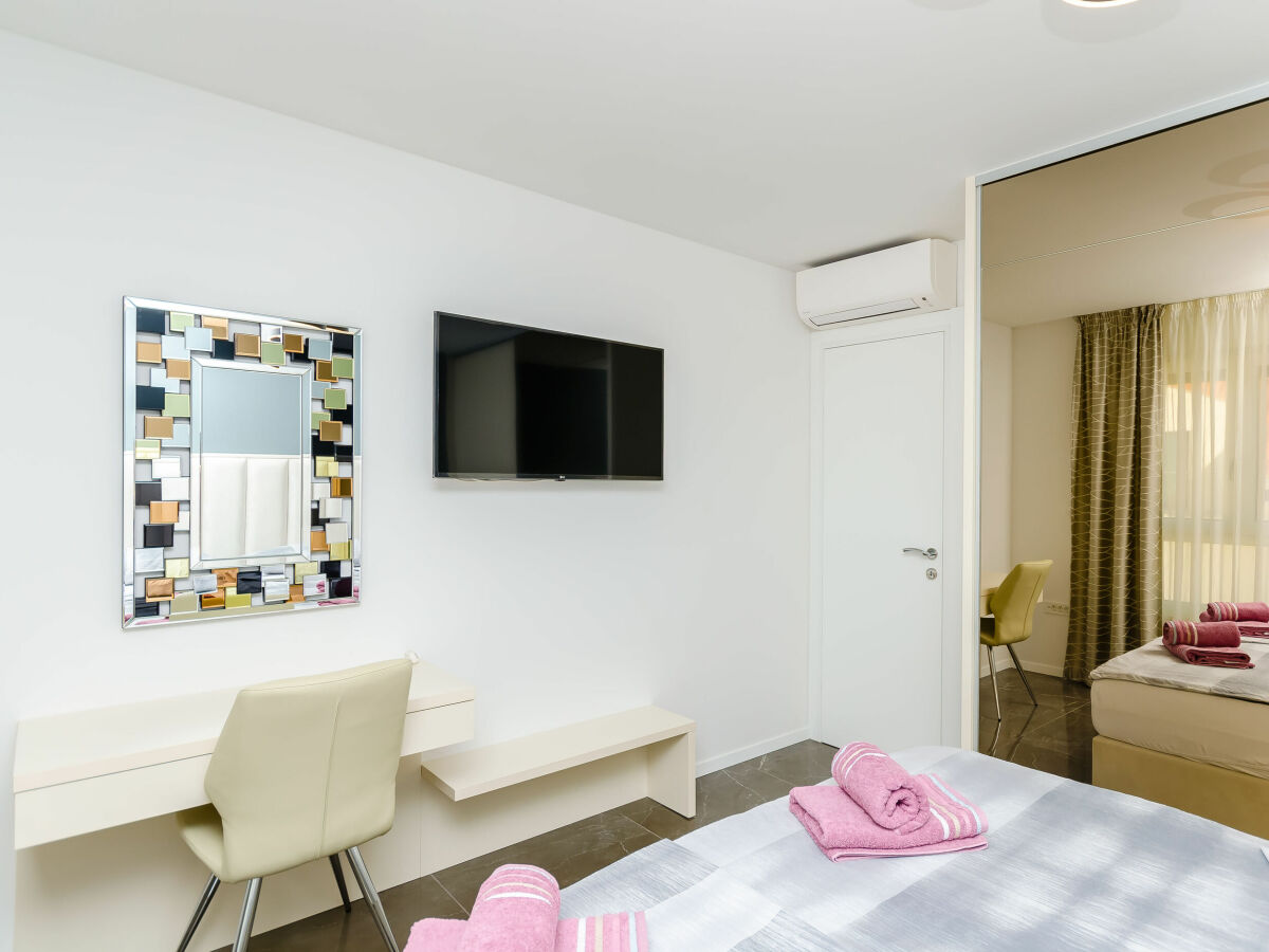 Apartment Okrug Gornji Features 1