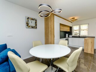 Apartment Okrug Gornji Features 13