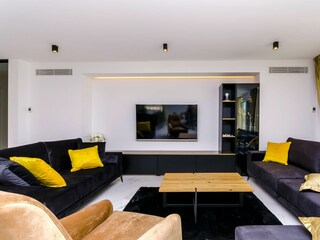 Apartment Okrug Gornji Features 25