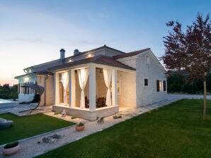 Ferienhaus Villa Whitestone - Brodarica - image1