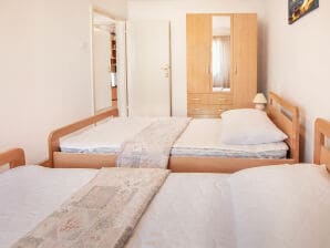 Apartments Milica - Kaštel Stari - image1