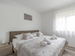 Holiday house Villa Strikina kuća - Rašćane - image1