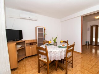 Apartment Grebastica Ausstattung 13