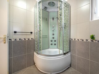 Holiday house Puljane Features 32