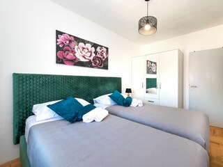 Holiday house Puljane Features 38