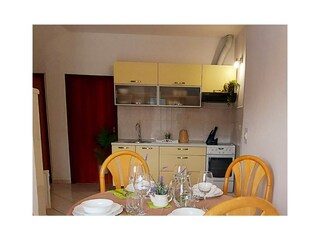 Apartment Grebastica Ausstattung 13