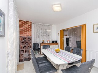 Apartment Postira Features 4