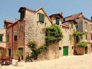 Holiday house Stari Grad Features 31