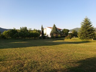 Holiday house Dicmo Features 31