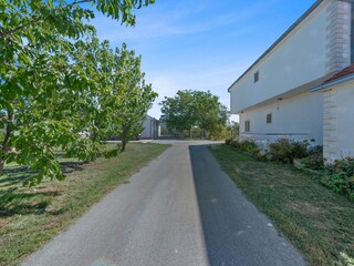 Holiday house Dicmo Features 35
