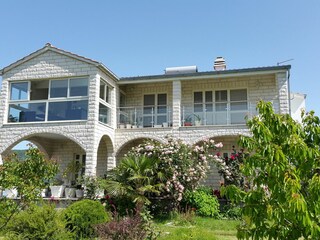 Holiday house Dicmo Features 44
