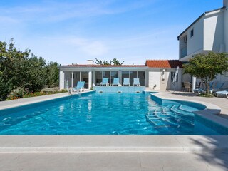 Holiday house Dicmo Features 45