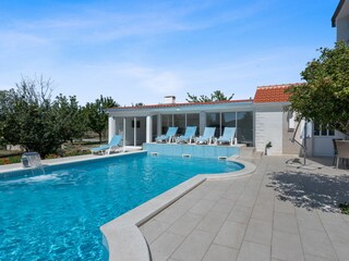 Holiday house Dicmo Features 47
