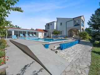 Holiday house Dicmo Features 53
