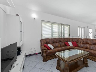 Holiday house Dicmo Features 2