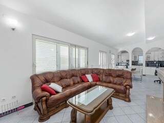 Holiday house Dicmo Features 4