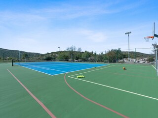 Holiday house Dicmo Features 23