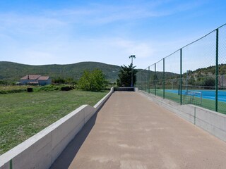 Holiday house Dicmo Features 31