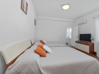 Holiday house Dicmo Features 40