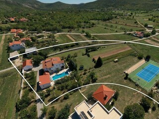 Holiday house Dicmo Features 82