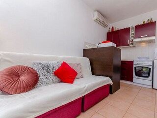 Apartment Slatine Features 8