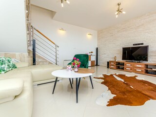 Apartment Okrug Donji Features 1