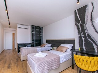 Holiday house Jesenice bei Dugi Rat Features 54