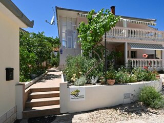 Apartment Vinisce Features 1