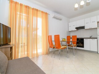 Apartment Okrug Gornji Features 15
