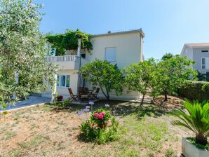 Apartments Maja - Okrug Gornji - image1